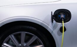 Otomotiv sanayisinde ‘plug-in’ alarmı