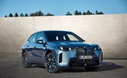 Yeni BMW iX Yenilenen Tasarımıyla Yollarda 