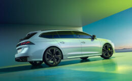 Peugeot 508 Sedan Sahneye Veda Ediyor: Bir Dönemin Sonu