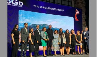 MAİS üçte üç yaptı ve yine yılın basın lansmanı ödülünü aldı.