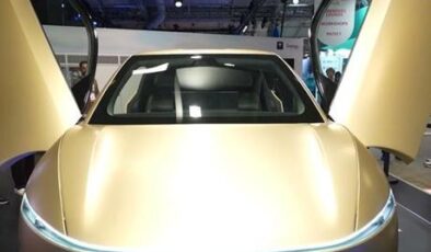 Tesla’nın sürücüsüz Cybercab aracı görücüye çıktı