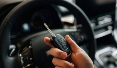 2025 Otomobil Satış Liderleri Renault Megane Zirvede, Tesla ve Egea Takipte