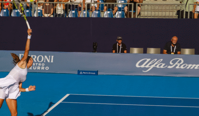 Alfa Romeo İtalya’da Tenis Kortlarında