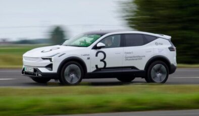 Polestar 3’ten Tarihi Başarı Standart EV ile 1000 km Menzil