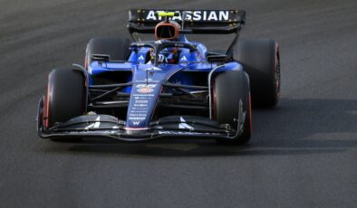 Sainz: “Williams her pistte rekabetçi olmak için felsefesini değiştirmeli”