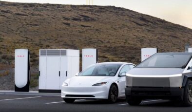 Tesla Hindistan’ı Elektrikli Geleceğe Taşıyor Mumbai’de Süper Şarj Devrimi Başladı