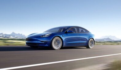 Tesla Kullanıcı Tepkisine Yenik Düştü Model 3’te Sinyal Düğmeleri Tarihe Karışıyor!