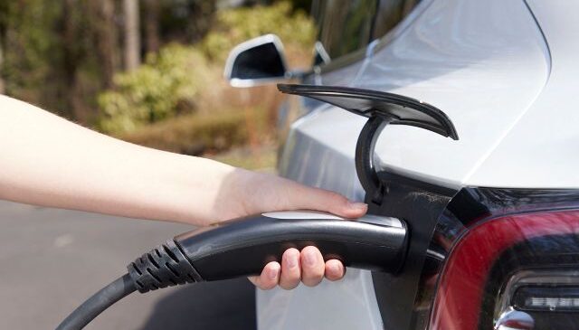 Evden araç şarjının maliyeti artacak