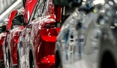 Mercedes-Benz Alarm Verdi, Satışlar Düştü, Kâr Eriyor Lüks Otomotivde Tehlike Çanları!