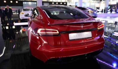 Tesla Geri Döndü, Model 3’te Kaybolan Sinyal Kolu ve Menzil Şok Etkisi!