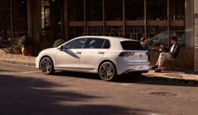 Volkswagen Golf Türkiye’de 300 Bin TL Şok İndirim Geldi, Performans ve Gizli Detaylar Şaşırtıyor!