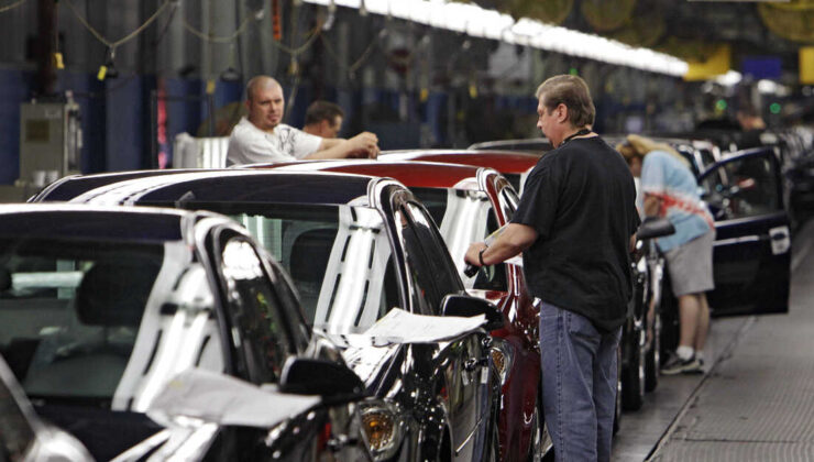 Otomotiv şirketleri borsada karışık seyir izledi