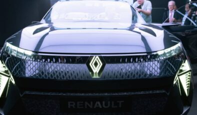Renault Çinli Ortaklarla Güçlerini Birleştiriyor, Geely ile İmzalar Atıldı, Sırada Chery mi Var?