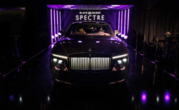 En güçlü otomobili Türkiye’ye geldi