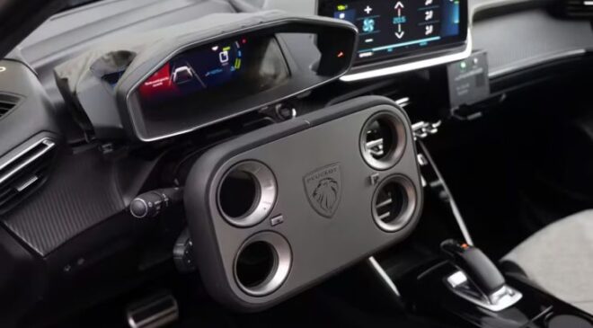 Peugeot 208’in Köşeli Direksiyonu Şaşırtıyor, Steer-by-Wire ile Sürüş Alışkanlıkları Değişiyor!