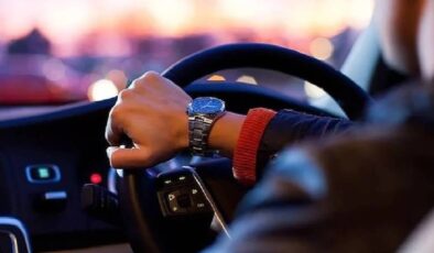 Her Gün Bastığınız Bu Düğmeler Arabanızı Yavaş Yavaş Öldürüyor!