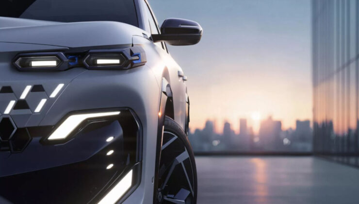 Renault yeni ‘amiral gemisini’ tanıttı