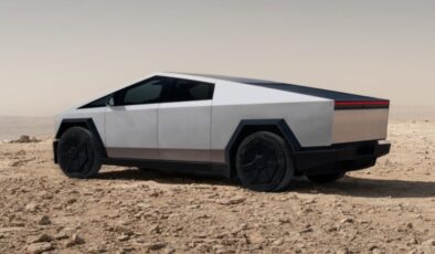 Tesla’ya büyük şok: Cybertruck satışları yarı yarıya düştü