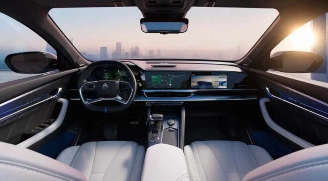 Türkiye’de satışa çıkması beklenen üst segment SUV modeli Renault Filante tanıtıldı