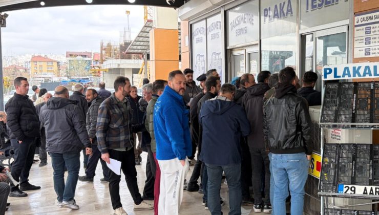 APP plaka değişiminde son gün yoğunluğu