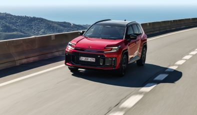 RAV4 ‘evrim’ ile yoluna devam ediyor