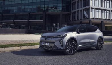 Renault Scenic E-Tech elektrikli Türkiye’de satışta: 604 km menzilli yeni C-SUV sahneye çıktı