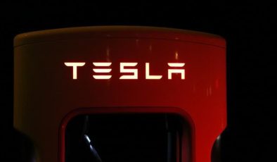 Tesla’nın kârı ilk çeyrekte yükseldi