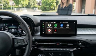 Android Auto için YouTube ve Netflix desteği yolda