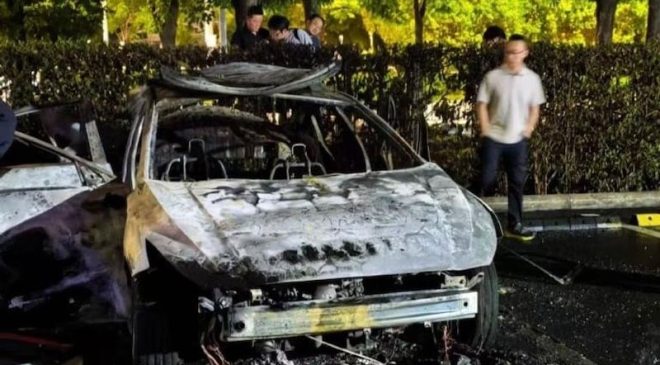 Çin’de park halindeki bir MG5 alev aldı