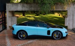 FERRARI LUCE İLE YENİ NESİL TAM ELEKTRİKLİ SPOR OTOMOBİL DEVRİNİ BAŞLATIYOR!