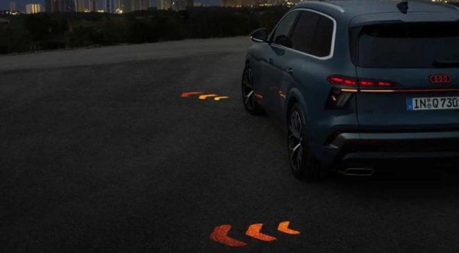 Audi’den yeni far teknolojisi: Sinyal ışıkları yola yansıyor
