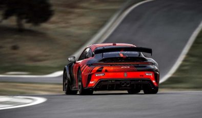 Porsche, yeni yarış otomobili 911 GT4 R modelini duyurdu.