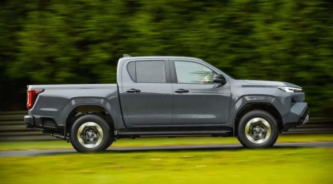 Toyota efsanesi Hilux geri dönüyor: Türkiye için tarih belli oldu