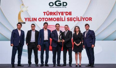 Türkiye’de “Yılın Otomobili” Renault Clio Seçildi