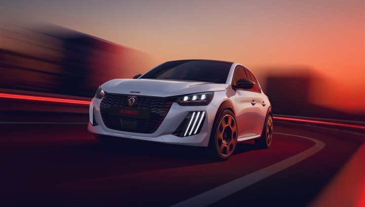 YENİ PEUGEOT E-208 GTi LE MANS’TA ÖRTÜLERİNİ KALDIRDI!