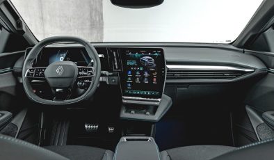 Yenilenen Renault Megane E-Tech Tanıtıldı