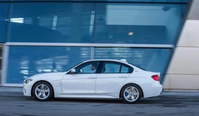 BMW’den yangın riski uyarısı: Evlerin yanına park etmeyin