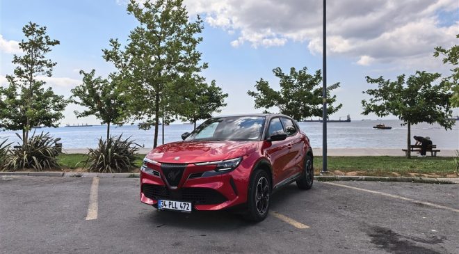 Alfa Romeo Junior Ibrida Speciale+: İtalyan Ruhunu Şehre Taşıyan Hibrit SUV
