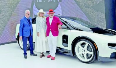 Göz var, nizam var: Tasarımını kimsenin beğenmediği elektrikli Ferrari’ye göz doktorundan 40 milyon dolar!