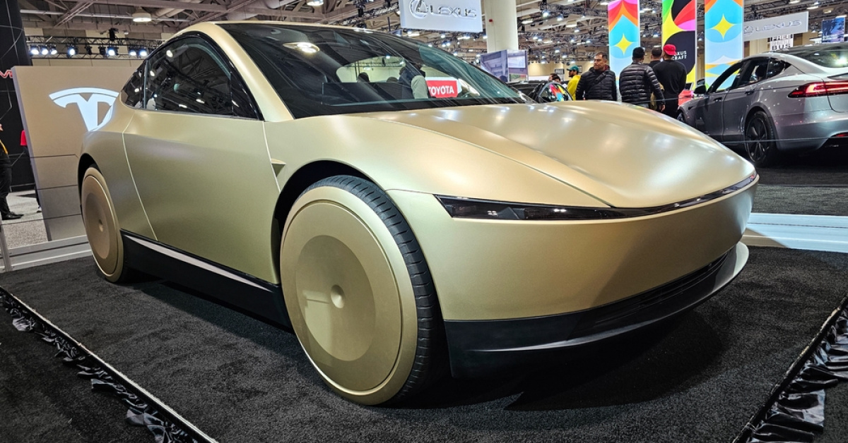 Tesla’nın sürücüsüz taksisi yollarda